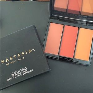 Anastasia Beverly Hills Makeup - Anastasia Blush Trio Anastasia Beverly Hills Makeup - Anastasia Blush Trio